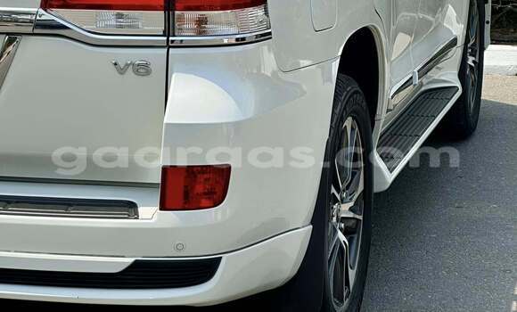 Buy Used Toyota Land Cruiser White Car in Dakar in Dakar Buy Used Toyota Land Cruiser White Car in Dakar in Dakar