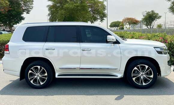 Buy Used Toyota Land Cruiser White Car in Dakar in Dakar Buy Used Toyota Land Cruiser White Car in Dakar in Dakar