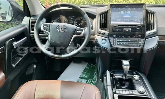 Buy Used Toyota Land Cruiser White Car in Dakar in Dakar Buy Used Toyota Land Cruiser White Car in Dakar in Dakar