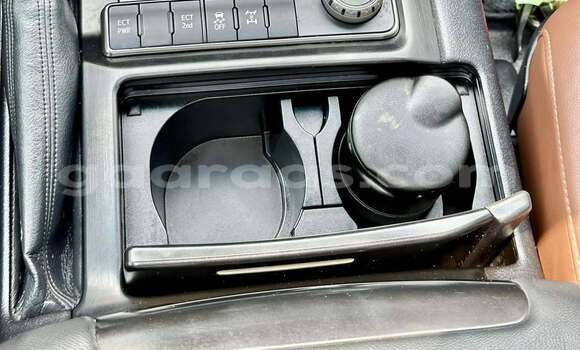 Buy Used Toyota Land Cruiser White Car in Dakar in Dakar Buy Used Toyota Land Cruiser White Car in Dakar in Dakar