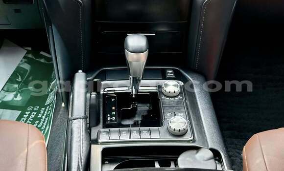 Buy Used Toyota Land Cruiser White Car in Dakar in Dakar Buy Used Toyota Land Cruiser White Car in Dakar in Dakar