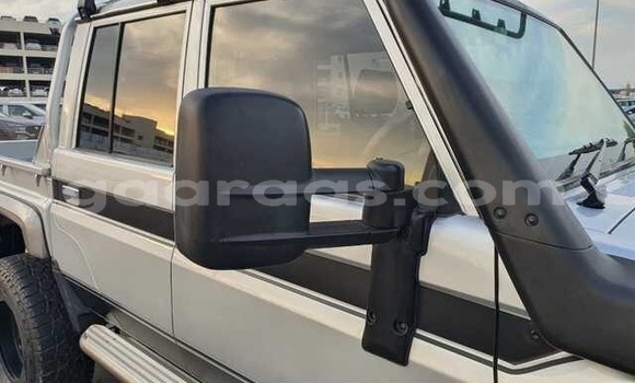 Buy Used Toyota Land Cruiser Silver Car in Guinguineo in Fatick Buy Used Toyota Land Cruiser Silver Car in Guinguineo in Fatick