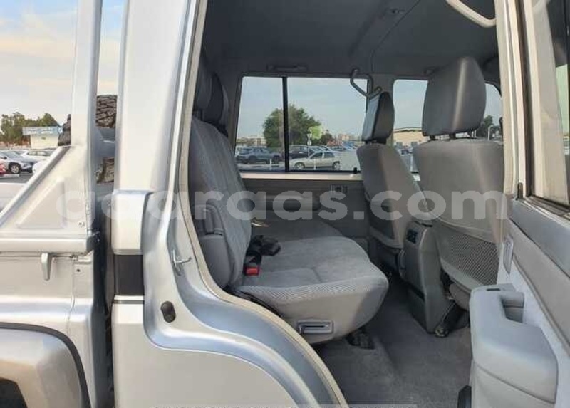 Big with watermark toyota land cruiser fatick guinguineo 33217