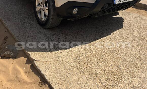 Buy Used Renault Duster Silver Car in Dakar in Dakar Buy Used Renault Duster Silver Car in Dakar in Dakar