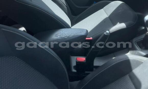 Buy Used Renault Duster Silver Car in Dakar in Dakar Buy Used Renault Duster Silver Car in Dakar in Dakar