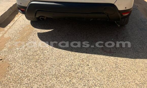 Buy Used Renault Duster Silver Car in Dakar in Dakar Buy Used Renault Duster Silver Car in Dakar in Dakar