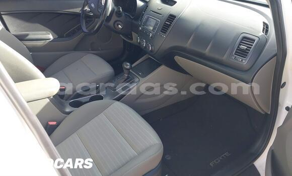 Buy Used Kia Forte White Car in Dakar in Dakar Buy Used Kia Forte White Car in Dakar in Dakar