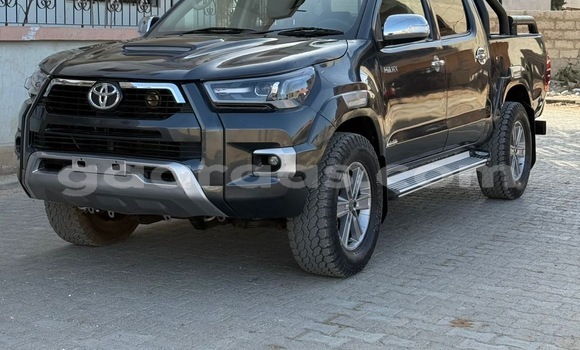 Dieundeu Occasion Toyota Hilux Black Auto in Dakar in Dakar Dieundeu Occasion Toyota Hilux Black Auto in Dakar in Dakar