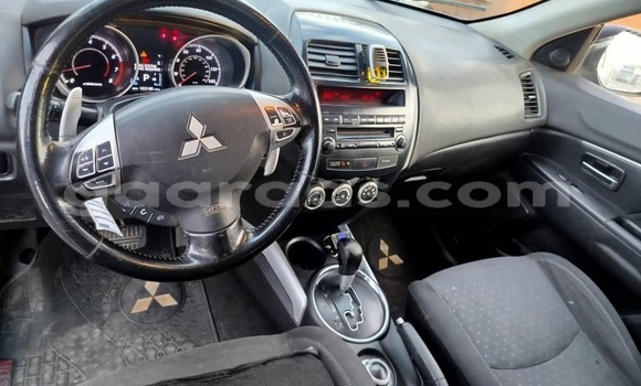 Dieundeu Occasion Mitsubishi Outlander Gris de fer Auto in Dakar in Dakar Dieundeu Occasion Mitsubishi Outlander Gris de fer Auto in Dakar in Dakar