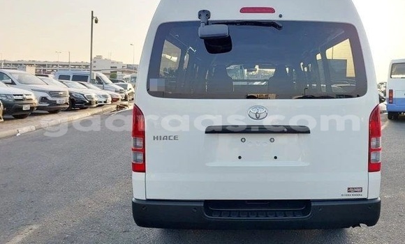 Dieundeu Occasion Toyota Hiace White Auto in Dakar in Dakar Dieundeu Occasion Toyota Hiace White Auto in Dakar in Dakar