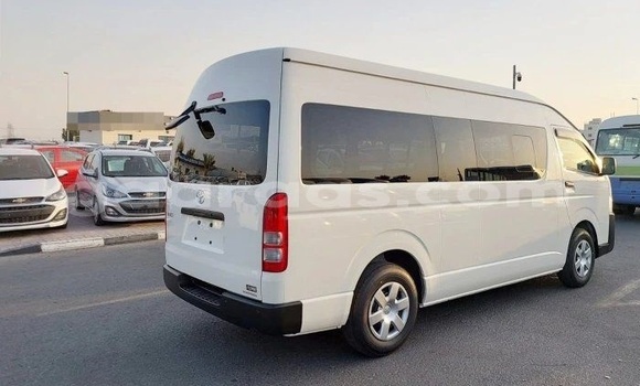 Dieundeu Occasion Toyota Hiace White Auto in Dakar in Dakar Dieundeu Occasion Toyota Hiace White Auto in Dakar in Dakar