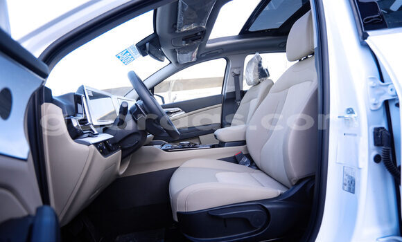 Dieundeu Occasion Kia Sportage White Auto in Dakar in Dakar Dieundeu Occasion Kia Sportage White Auto in Dakar in Dakar