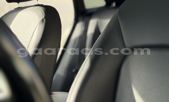Dieundeu Imported Jaguar F-Pace Bleu de nuit Auto in Dakar in Dakar Dieundeu Imported Jaguar F-Pace Bleu de nuit Auto in Dakar in Dakar