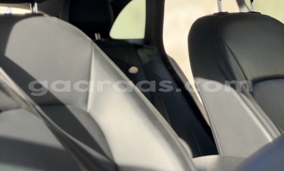 Dieundeu Imported Jaguar F-Pace Bleu de nuit Auto in Dakar in Dakar Dieundeu Imported Jaguar F-Pace Bleu de nuit Auto in Dakar in Dakar