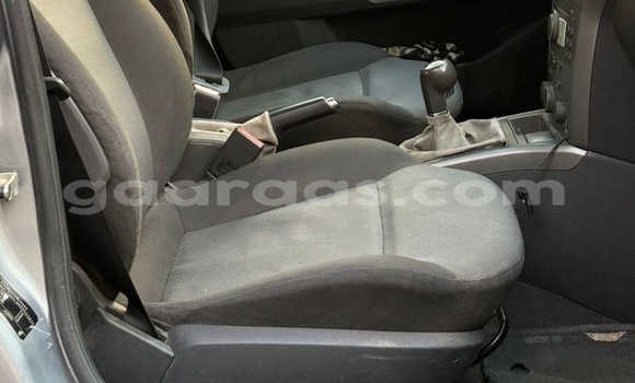 Dieundeu Occasion Opel Astra Beige Auto in Dakar in Dakar Dieundeu Occasion Opel Astra Beige Auto in Dakar in Dakar