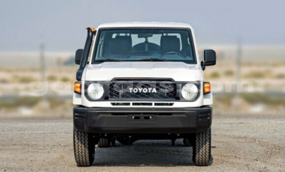Dieundeu Occasion Toyota Land Cruiser White Auto in Dakar in Dakar Dieundeu Occasion Toyota Land Cruiser White Auto in Dakar in Dakar