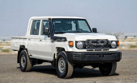 Dieundeu Occasion Toyota Land Cruiser White Auto in Dakar in Dakar Dieundeu Occasion Toyota Land Cruiser White Auto in Dakar in Dakar