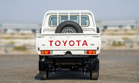 Dieundeu Occasion Toyota Land Cruiser White Auto in Dakar in Dakar Dieundeu Occasion Toyota Land Cruiser White Auto in Dakar in Dakar