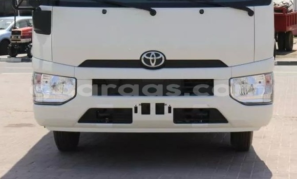 Dieundeu Occasion Toyota Coaster White Auto in Dakar in Dakar