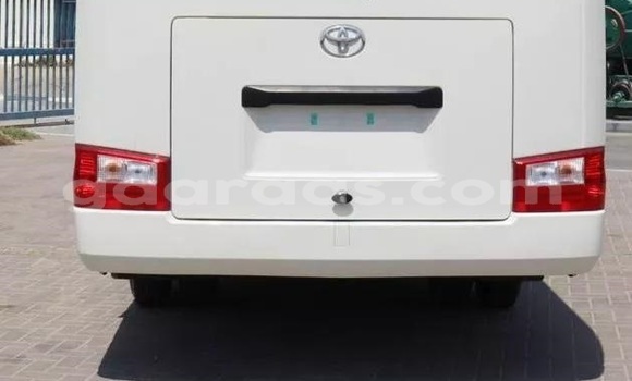 Dieundeu Occasion Toyota Coaster White Auto in Dakar in Dakar Dieundeu Occasion Toyota Coaster White Auto in Dakar in Dakar