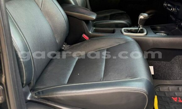 Acheter Occasion Voiture Toyota Hilux Noir à Dakar, Dakar Acheter Occasion Voiture Toyota Hilux Noir à Dakar, Dakar