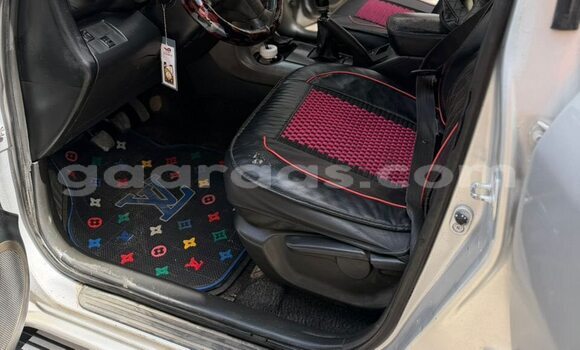 Dieundeu Occasion Toyota Rav 4 Silver Auto in Dakar in Dakar Dieundeu Occasion Toyota Rav 4 Silver Auto in Dakar in Dakar