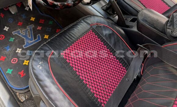 Dieundeu Occasion Toyota Rav 4 Silver Auto in Dakar in Dakar Dieundeu Occasion Toyota Rav 4 Silver Auto in Dakar in Dakar