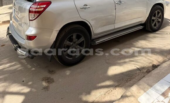 Dieundeu Occasion Toyota Rav 4 Silver Auto in Dakar in Dakar Dieundeu Occasion Toyota Rav 4 Silver Auto in Dakar in Dakar