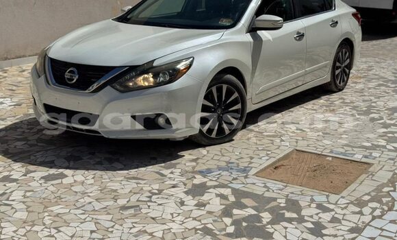 Acheter Occasion Voiture Nissan Altima Blanc à Dakar, Dakar