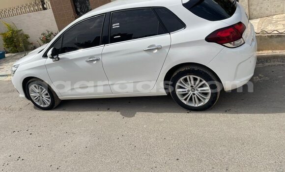 Dieundeu Occasion Citroen C4 White Auto in Dakar in Dakar Dieundeu Occasion Citroen C4 White Auto in Dakar in Dakar