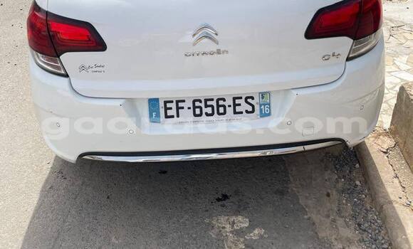 Dieundeu Occasion Citroen C4 White Auto in Dakar in Dakar Dieundeu Occasion Citroen C4 White Auto in Dakar in Dakar