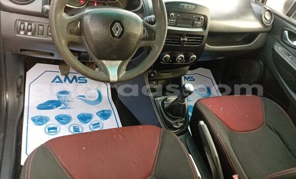 Acheter Occasion Voiture Renault Clio Blanc à Dakar, Dakar Acheter Occasion Voiture Renault Clio Blanc à Dakar, Dakar