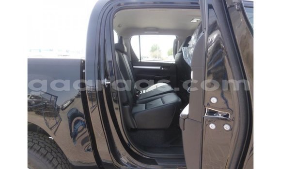 Acheter Import Voiture Toyota Hilux Noir à Import - Dubai, Dakar Acheter Import Voiture Toyota Hilux Noir à Import - Dubai, Dakar