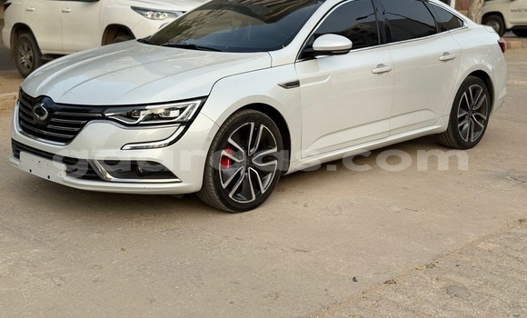 Dieundeu Beess Renault Samsung Sm6 Silver Auto in Dakar in Dakar Dieundeu Beess Renault Samsung Sm6 Silver Auto in Dakar in Dakar