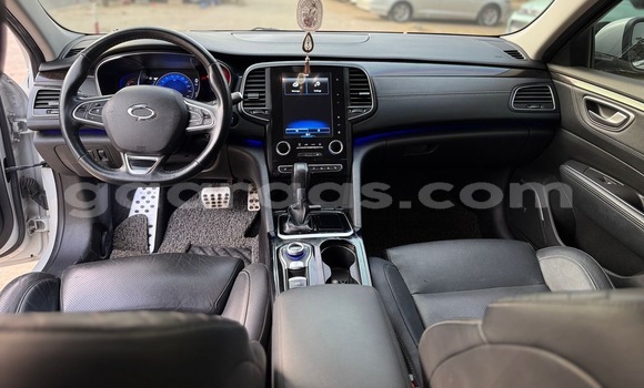 Acheter Neuf Voiture Renault Samsung Sm6 Gris à Dakar, Dakar Acheter Neuf Voiture Renault Samsung Sm6 Gris à Dakar, Dakar