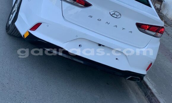 Acheter Occasion Voiture Hyundai Solaris Blanc à Dakar, Dakar Acheter Occasion Voiture Hyundai Solaris Blanc à Dakar, Dakar