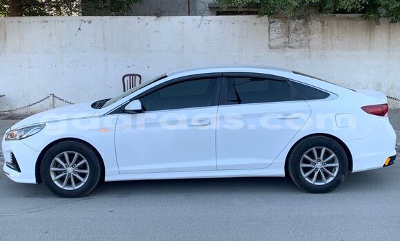 Acheter Occasion Voiture Hyundai Solaris Blanc à Dakar, Dakar Acheter Occasion Voiture Hyundai Solaris Blanc à Dakar, Dakar