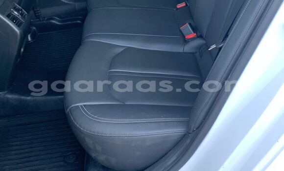 Acheter Occasion Voiture Hyundai Solaris Blanc à Dakar, Dakar Acheter Occasion Voiture Hyundai Solaris Blanc à Dakar, Dakar