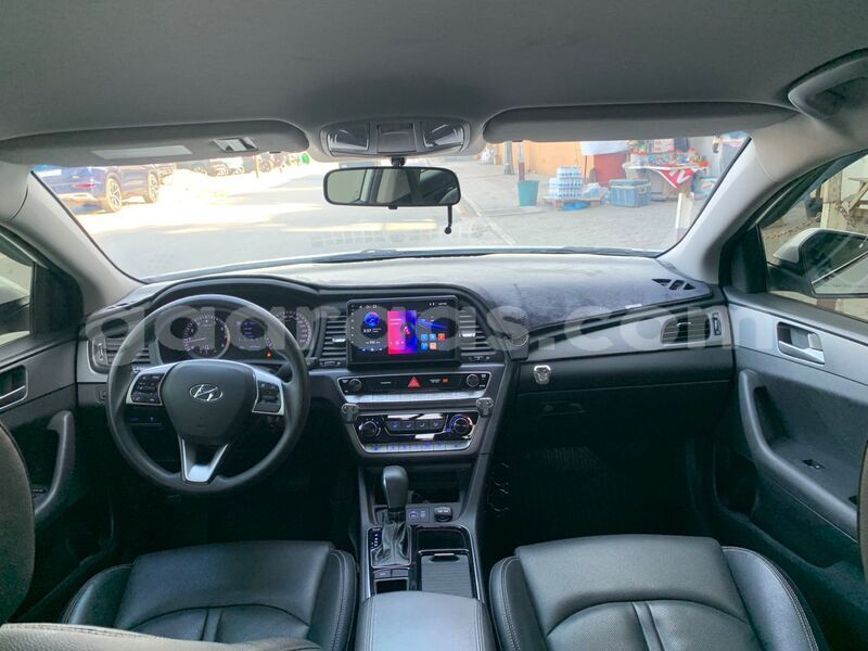 Big with watermark hyundai solaris dakar dakar 33360