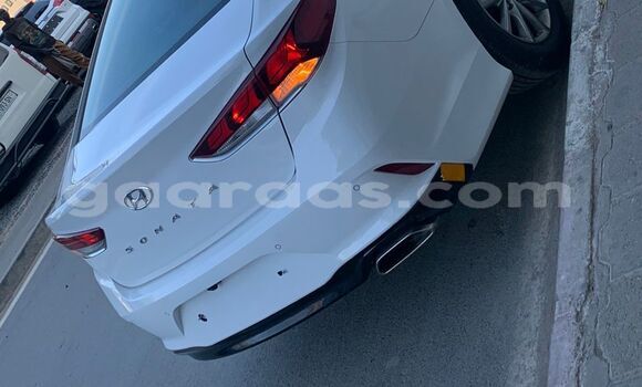 Acheter Occasion Voiture Hyundai Solaris Blanc à Dakar, Dakar Acheter Occasion Voiture Hyundai Solaris Blanc à Dakar, Dakar