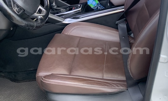 Acheter Neuf Voiture Renault Samsung QM6 Beige à Dakar, Dakar Acheter Neuf Voiture Renault Samsung QM6 Beige à Dakar, Dakar