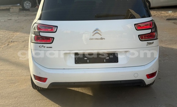 Dieundeu Occasion Citroen C4picasso White Auto in Dakar in Dakar Dieundeu Occasion Citroen C4picasso White Auto in Dakar in Dakar