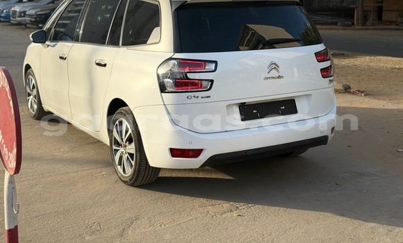 Dieundeu Occasion Citroen C4picasso White Auto in Dakar in Dakar Dieundeu Occasion Citroen C4picasso White Auto in Dakar in Dakar