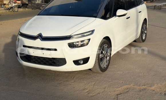 Dieundeu Occasion Citroen C4picasso White Auto in Dakar in Dakar Dieundeu Occasion Citroen C4picasso White Auto in Dakar in Dakar