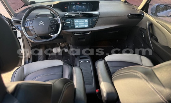 Dieundeu Occasion Citroen C4picasso White Auto in Dakar in Dakar Dieundeu Occasion Citroen C4picasso White Auto in Dakar in Dakar