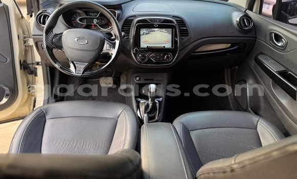 Dieundeu Occasion Renault Samsung Qm3 Beige Auto in Dakar in Dakar Dieundeu Occasion Renault Samsung Qm3 Beige Auto in Dakar in Dakar