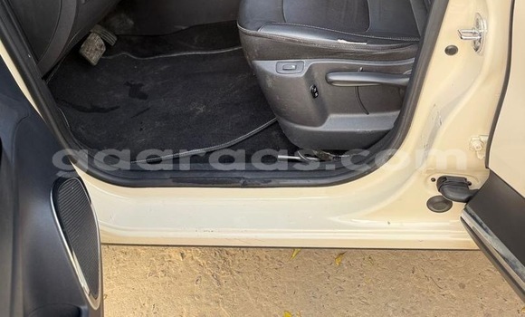 Dieundeu Occasion Renault Samsung Qm3 Beige Auto in Dakar in Dakar Dieundeu Occasion Renault Samsung Qm3 Beige Auto in Dakar in Dakar