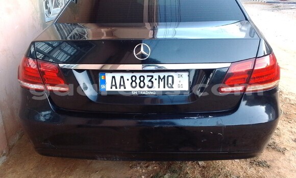 Dieundeu Occasion Mercedes‒Benz E–Class Black Auto in Thiès in Région de Thiès Dieundeu Occasion Mercedes‒Benz E–Class Black Auto in Thiès in Région de Thiès
