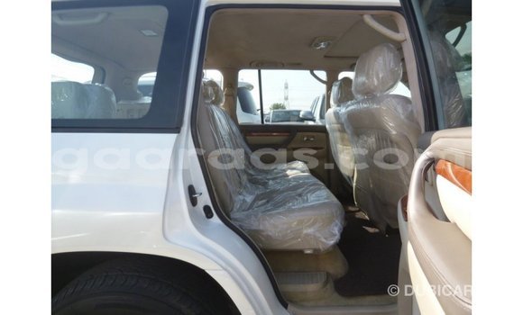 Acheter Import Utilitaire Toyota Land Cruiser Blanc à Import - Dubai, Dakar Acheter Import Utilitaire Toyota Land Cruiser Blanc à Import - Dubai, Dakar
