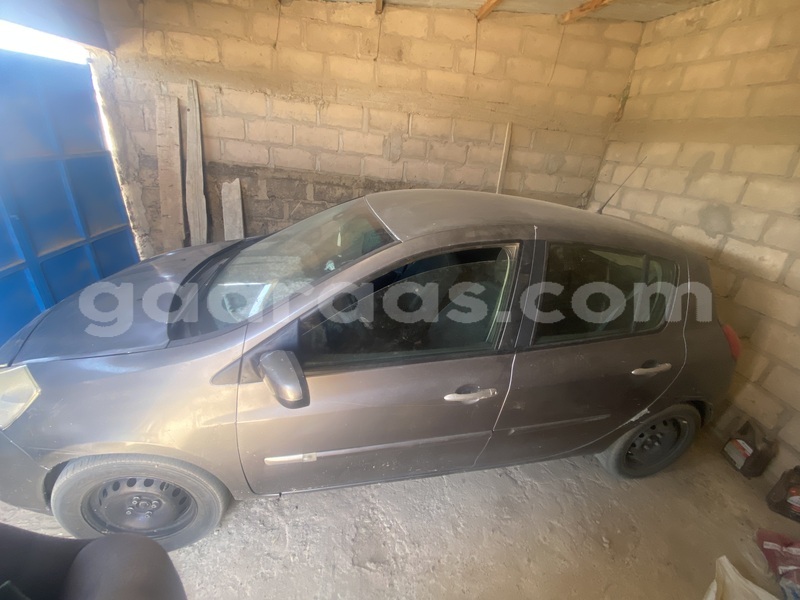 Big with watermark renault clio matam matam 33401